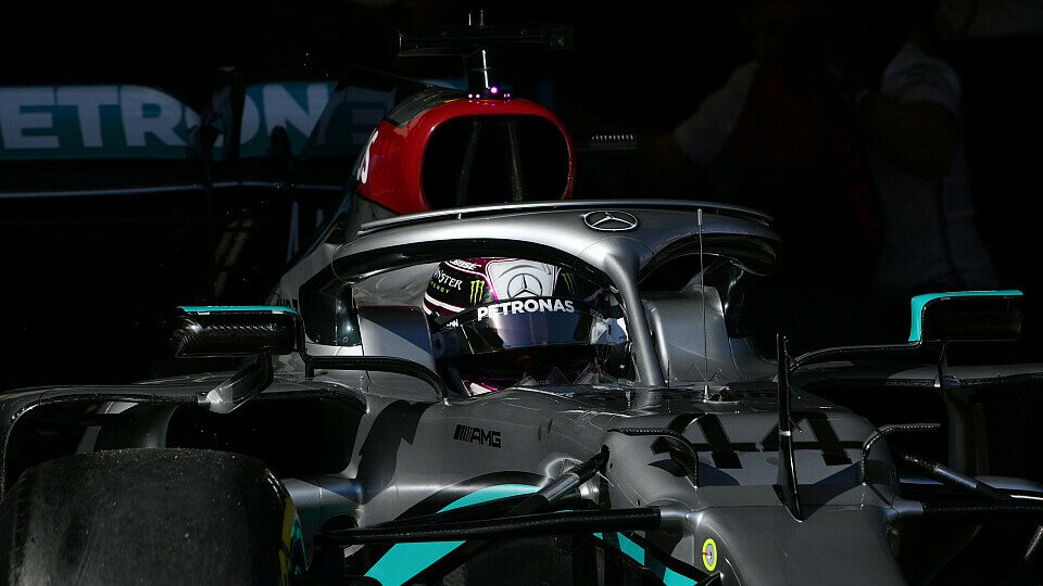 Mercedes sorgt bei den Formel-1-Testfahrten in Barcelona mit einer neuartigen Lenkung für Aufsehen, Foto: LAT Images