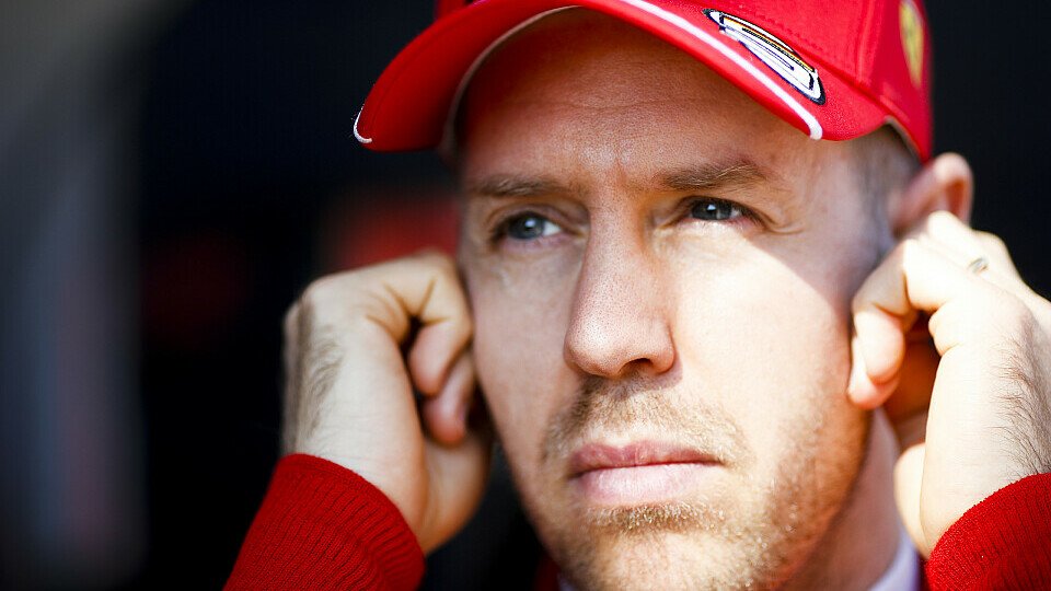 Sebastian Vettel startete am Donnerstag sein Test-Programm, Foto: LAT Images