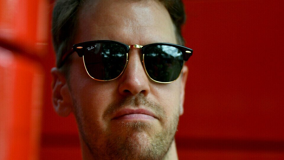 Sebastian Vettel zeigte sich vor einer Woche erstmals bei einem virtuellen Rennen, Foto: LAT Images