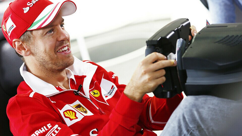 Sebastian Vettel zählt nicht unbedingt zu den Freunden des Simracings: Nun packt er aber selbst an, Foto: LAT Images