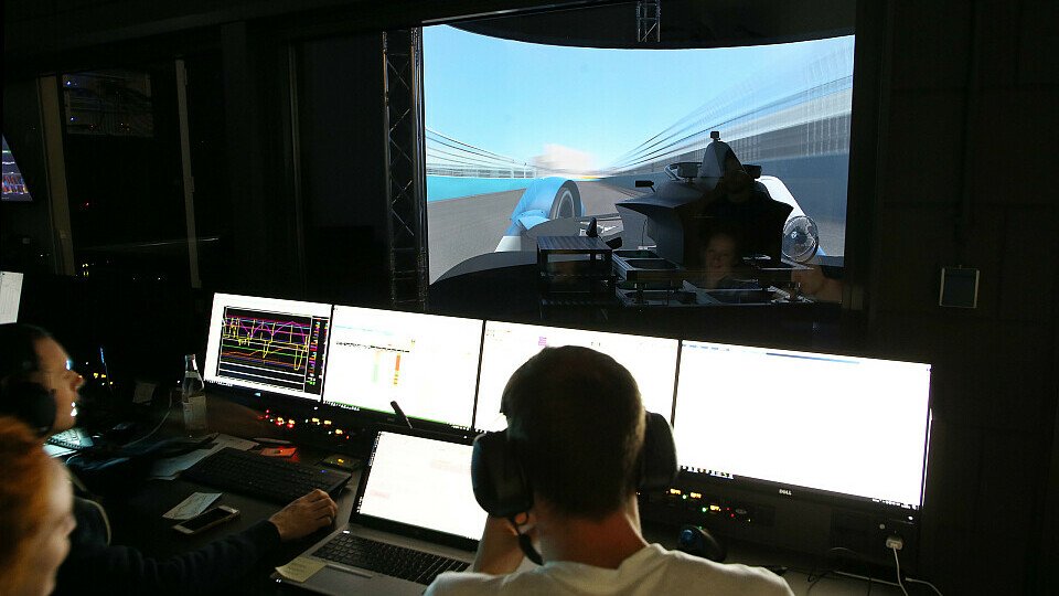 Zu Besuch im Simulator bei BMW M Motorsport in München, Foto: BMW Motorsport