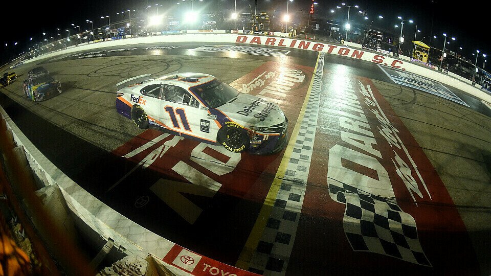 Denny Hamlin holt zweiten Saisonsieg, Foto: NASCAR