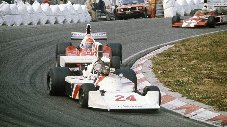 James Hunt errang 1975 in Zandvoort einen legendären Sieg über Niki Lauda, Foto: LAT Images