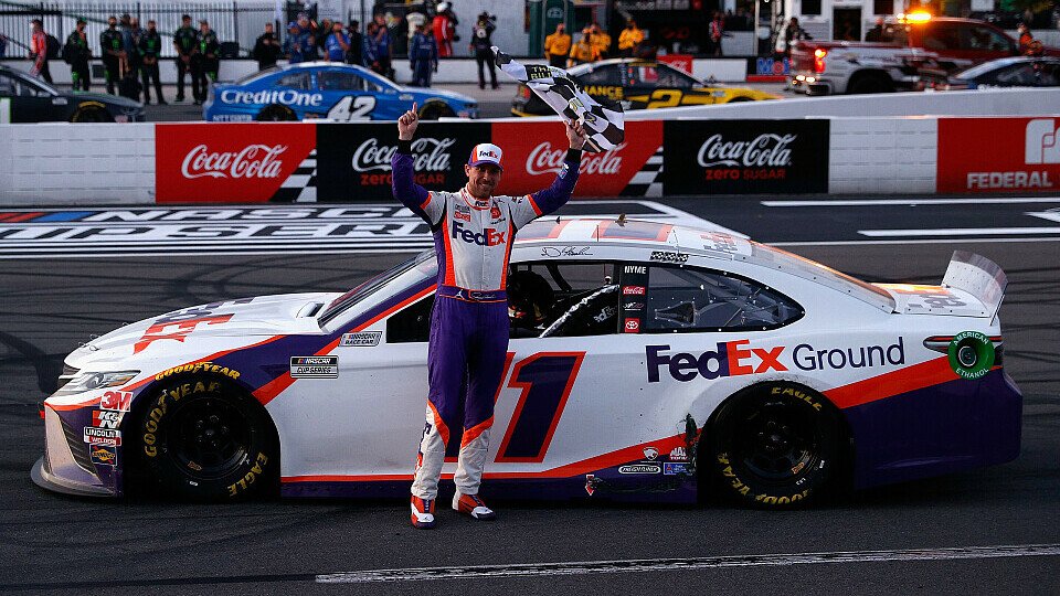 Denny Hamlin feiert 6. Sieg in Pocono und 4. Sieg in dieser Saison, Foto: NASCAR