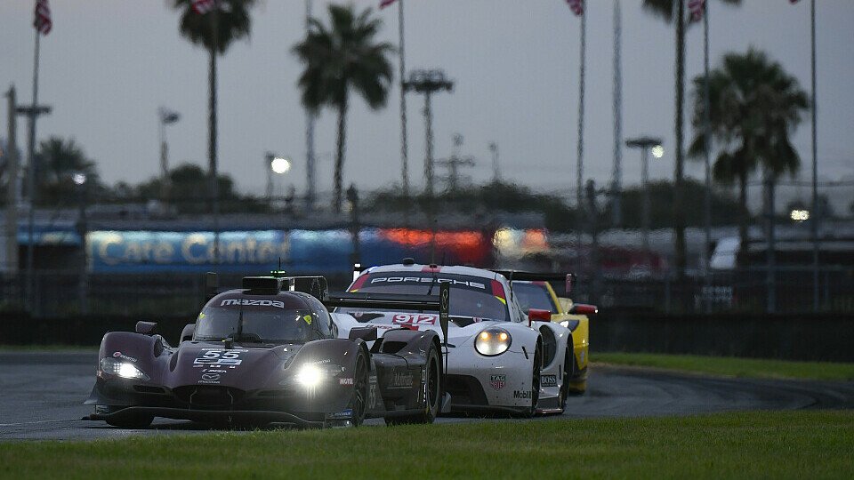 Der Mazda #55 gewann das IMSA-Rennen in Daytona, Foto: LAT Images