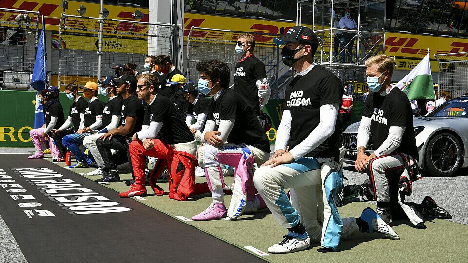 Romain Grosjean hofft in Silverstone auf den kollektiven Kniefall der 20 Formel-1-Piloten, Foto: LAT Images