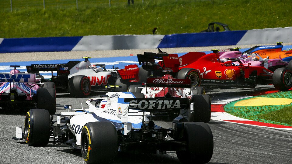 Sebastian Vettel schied bereits nach einer Runde aus, Foto: LAT Images
