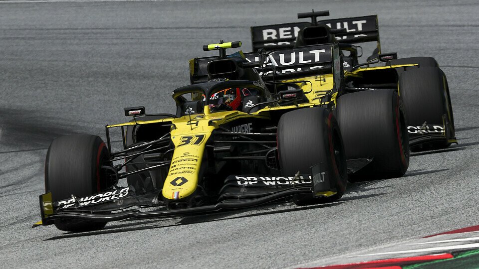 Esteban Ocon hat bis jetzt bei Renault mit Daniel Ricciardo zu kämpfen, Foto: LAT Images