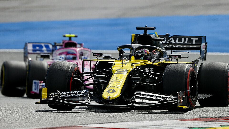Daniel Ricciardo sah sich spät einer ungestümen Attacke durch Lance Stroll ausgesetzt, Foto: LAT Images