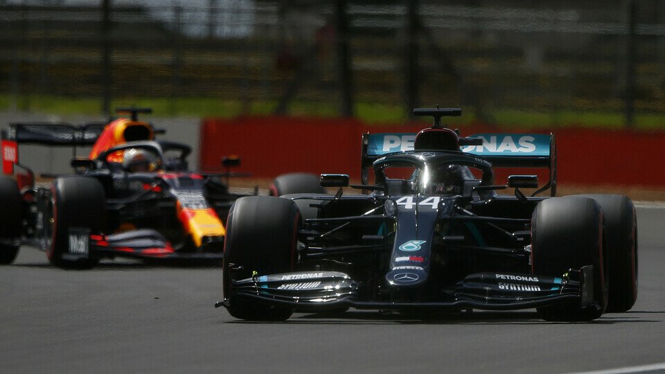 Lewis Hamilton schlug im Formel-1-Qualifying in Silverstone erfolgreich zurück und holte die 91. Pole Position seiner Karriere, Foto: LAT Images