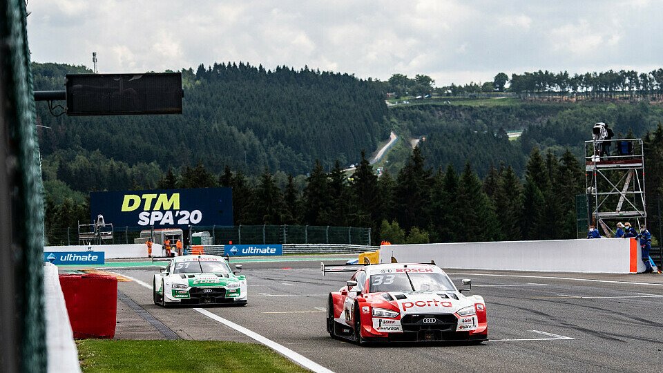 Rene Rast gewinnt mit 0,4 Sekunden Vorsprung vor Nico Müller, Foto: Audi Communications Motorsport