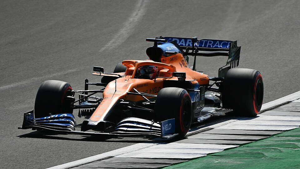 Die Temperaturen von Carlos Sainz' McLaren stehen unter Beobachtung, Foto: LAT Images