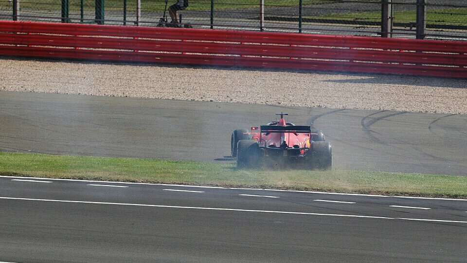 Sebastian Vettel ruinierte sich sein Rennen per Dreher am Start, kritisierte aber mehr die Ferrari-Strategie, Foto: LAT Images