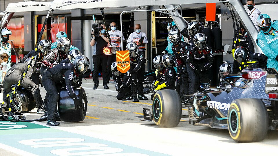 Valtteri Bottas hielt nicht viel von Mercedes' Strategie im zweiten Rennen in Silverstone, Foto: LAT Images