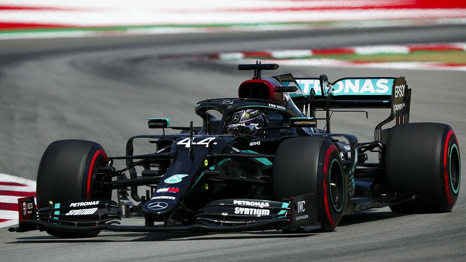 Lewis Hamilton startet in Barcelona von der Pole Position, Foto: LAT Images