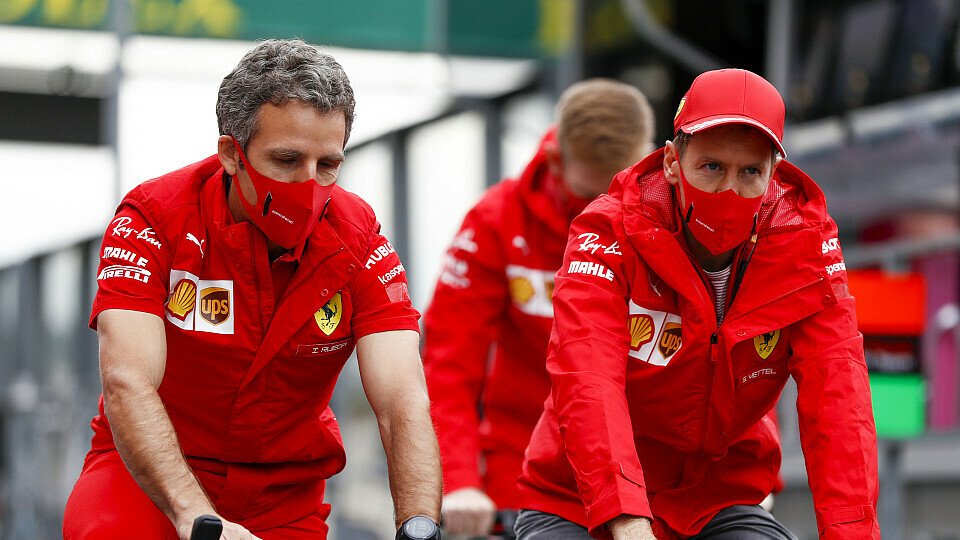 Sebastian Vettel blickt in Spa noch einmal zurück auf den Spanien GP, Foto: LAT Images