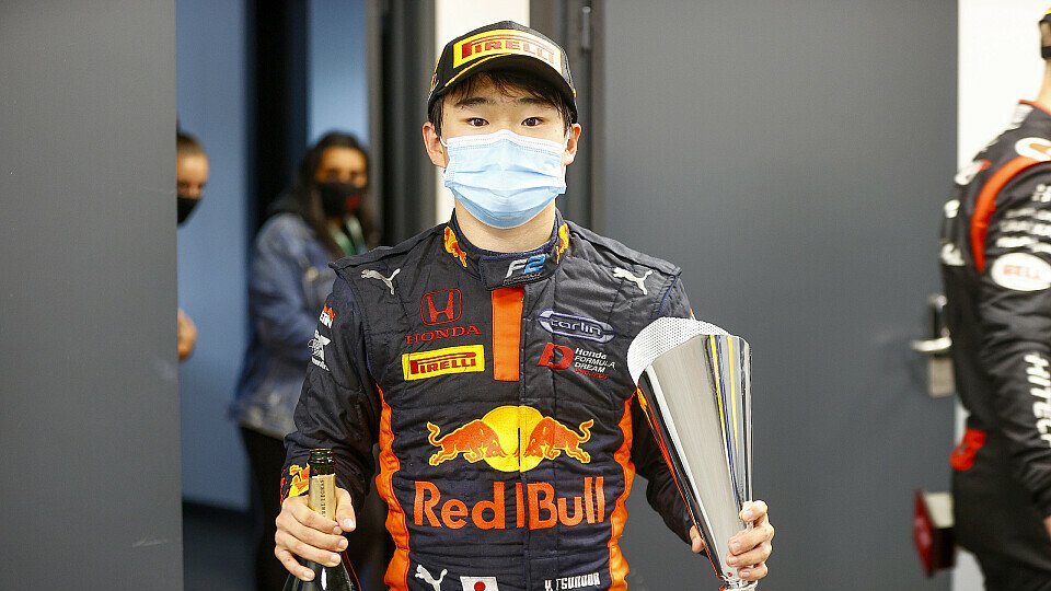 Yuki Tsunoda belegt in der Formel 2 aktuell Gesamtrang drei, Foto: LAT Images
