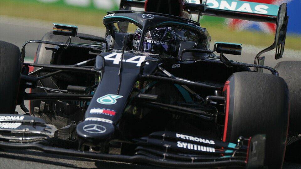 Ob mit Party Mode oder ohne: Mercedes fährt im Qualifying in einer eigenen Liga, Foto: LAT Images