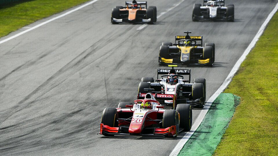 Mick Schumacher ist im Titelkampf der Formel 2 der Gejagte, Foto: LAT Images