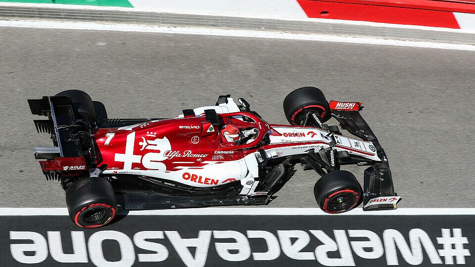Kimi Räikkönen ärgert sich auch in Russland noch über die Strafe beim Toskana GP, Foto: LAT Images