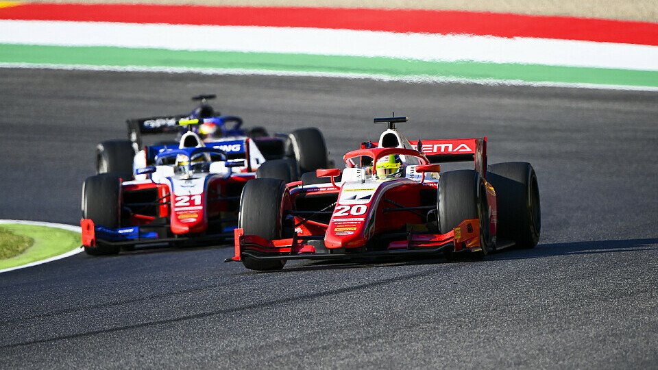 Mick Schumacher hat die Tabellenführung der Formel 2 übernommen, Foto: LAT Images