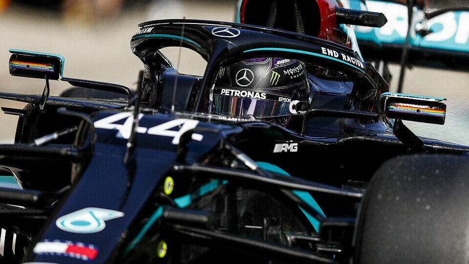 Lewis Hamilton musste sich beim Trainingsauftakt der Formel 1 in Russland hinter Valtteri Bottas anstellen, Foto: LAT Images