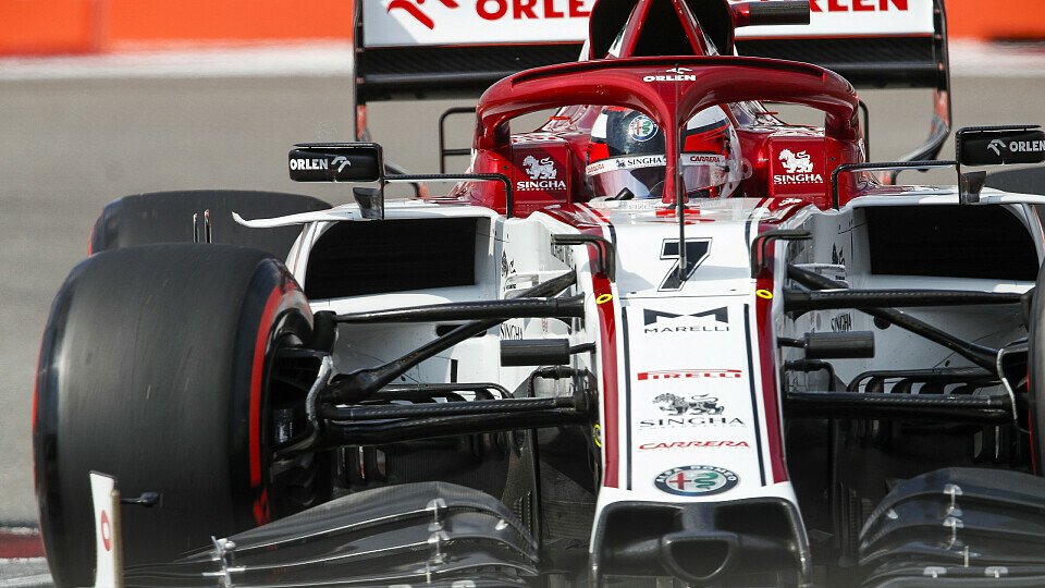 Kimi Räikkönen ruinierte sein Qualifying mit einem Dreher, Foto: LAT Images