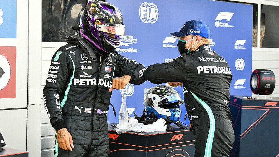 Lewis Hamilton und Valtteri Bottas am Samstag beim Russland-GP, Foto: LAT Images