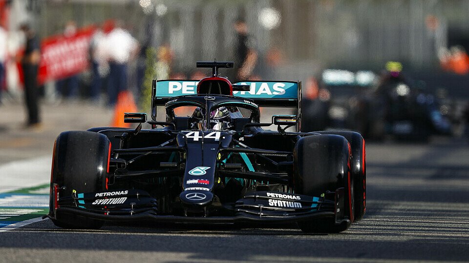 Lewis Hamilton verpasste die Pole in Imola knapp, Foto: LAT Images
