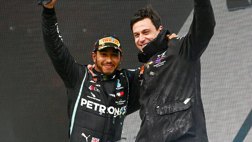 Lewis Hamilton will 2021 weiter in der Formel 1 kämpfen - auf und neben der Strecke, Foto: LAT Images
