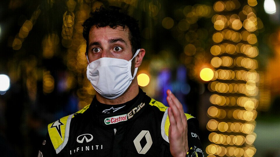 Daniel Ricciardo kritisiert die Formel 1 für dauernde Replays des Grosjean-Unfalls in Bahrain, Foto: LAT Images