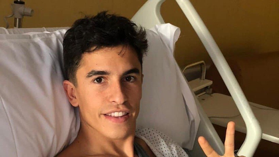 Marc Marquez im Krankenhaus - leider ein mittlerweile gewohntes Bild, Foto: Facebook/Marc Marquez