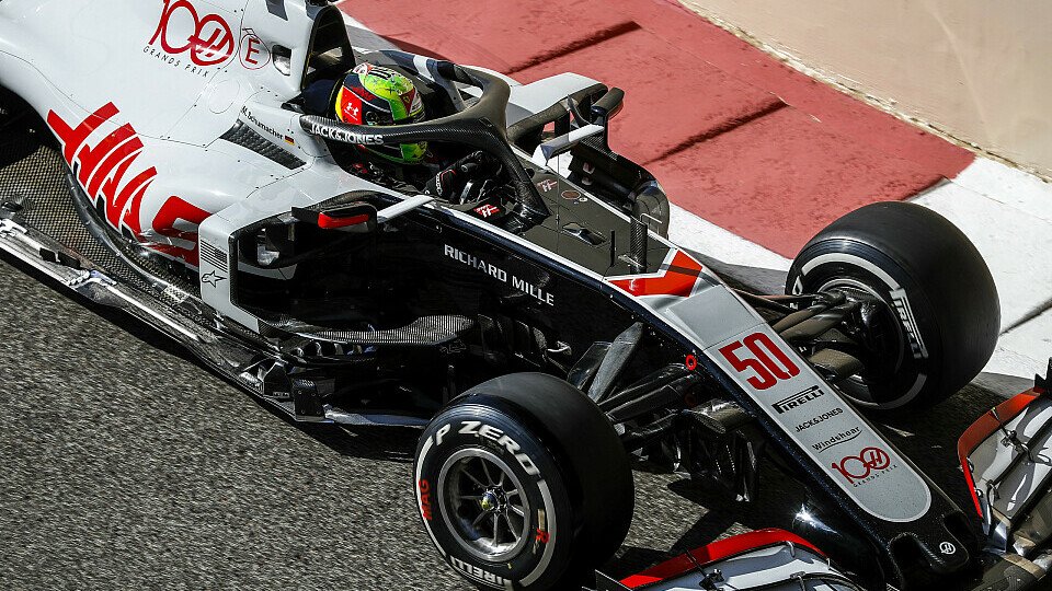 Mick Schumacher durfte erstmals an einem Formel-1-Wochenende im Auto sitzen, Foto: LAT Images