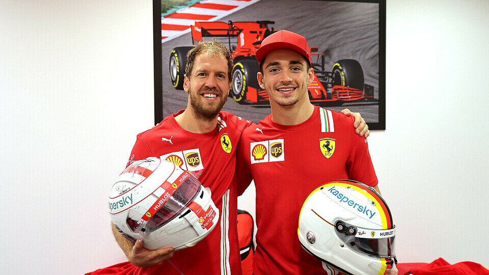Sebastian Vettel und Charles Leclerc tauschten nach dem Rennen Helme
