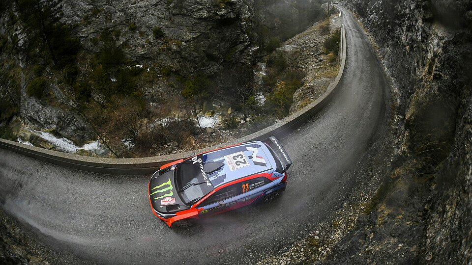 Oliver Solberg bestritt die Rallye Monte-Carlo 2021 in einem Hyundai i20 R5, Foto: LAT Images