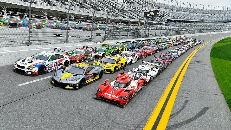 49 Rennwagen in fünf Klassen treten bei den 24h Daytona 2021 an, Foto: IMSA