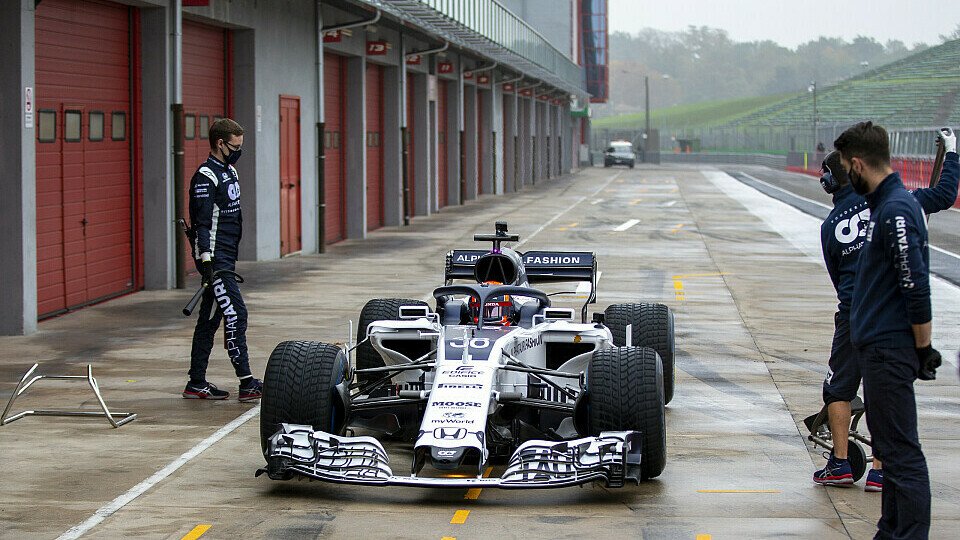 Yuki Tsunoda fährt seit November immer wieder Tests in Vorjahres-Autos, Foto: Red Bull Content Pool