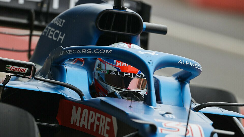 Esteban Ocon im Cockpit des Alpine: Mehr vom Auto wollte das Team noch nicht zeigen