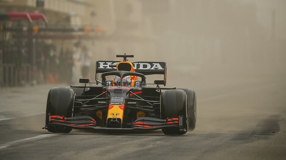 Max Verstappen fuhr an Tag eins der Bahrain-Testfahrten im Sandsturm zu ersten Bestzeit der Formel-1-Saison 2021