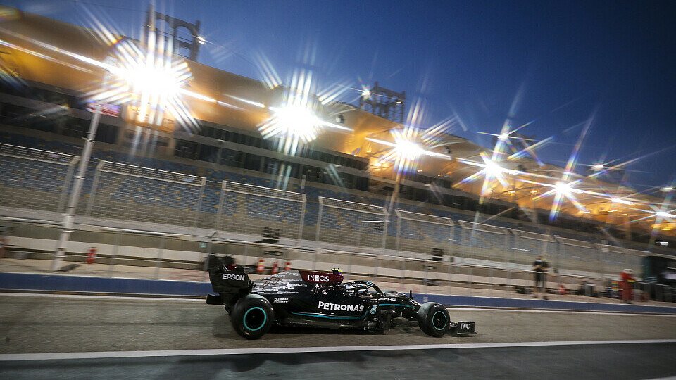 Mercedes meldete sich bei den F1-Testfahrten in Bahrain mit der Bestzeit von Valtteri Bottas an der Spitze zurück
