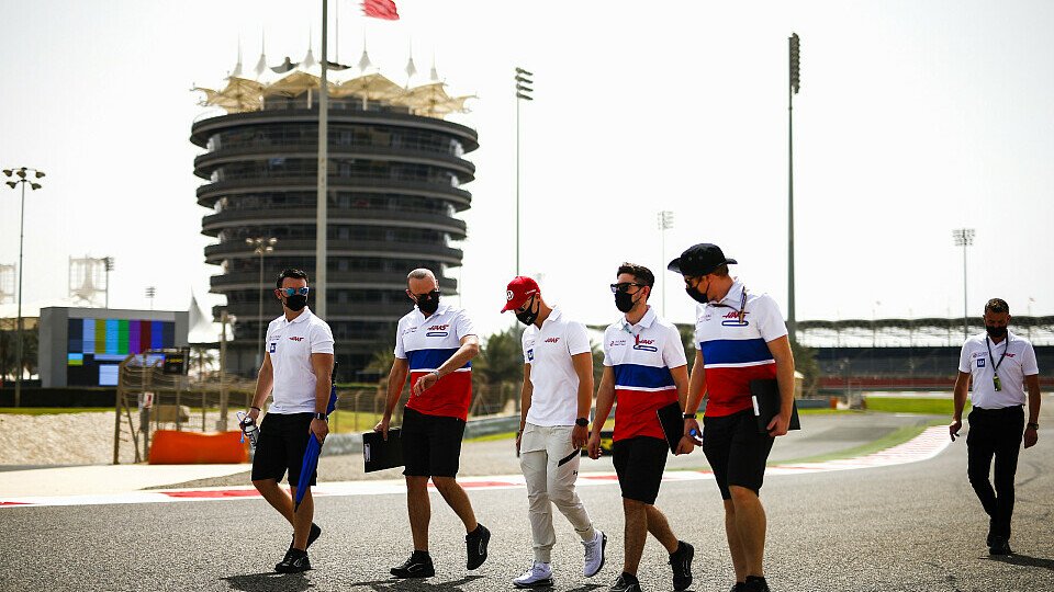 Der Track-Walk ist heute in Bahrain schon angelaufen