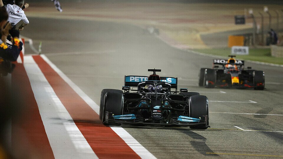 Zittern bis zur Zielflagge: Hamilton gewinnt vor Verstappen!, Foto: Mercedes-AMG F1