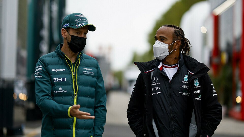 Sebastian Vettel und Lewis Hamilton im Fahrerlager von Imola