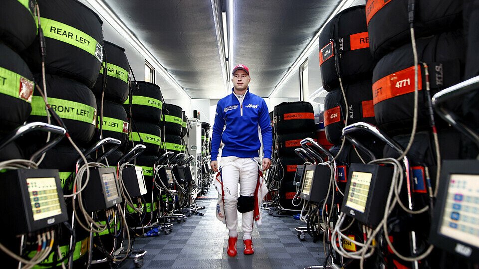 Nikita Mazepin gibt bislang keine glückliche Figur in der Formel 1 ab, Foto: LAT Images