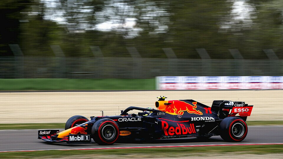 Sergio Perez fuhr in Imola im zweiten Qualifying für Red Bull vor Max Verstappen auf Startplatz zwei, Foto: LAT Images