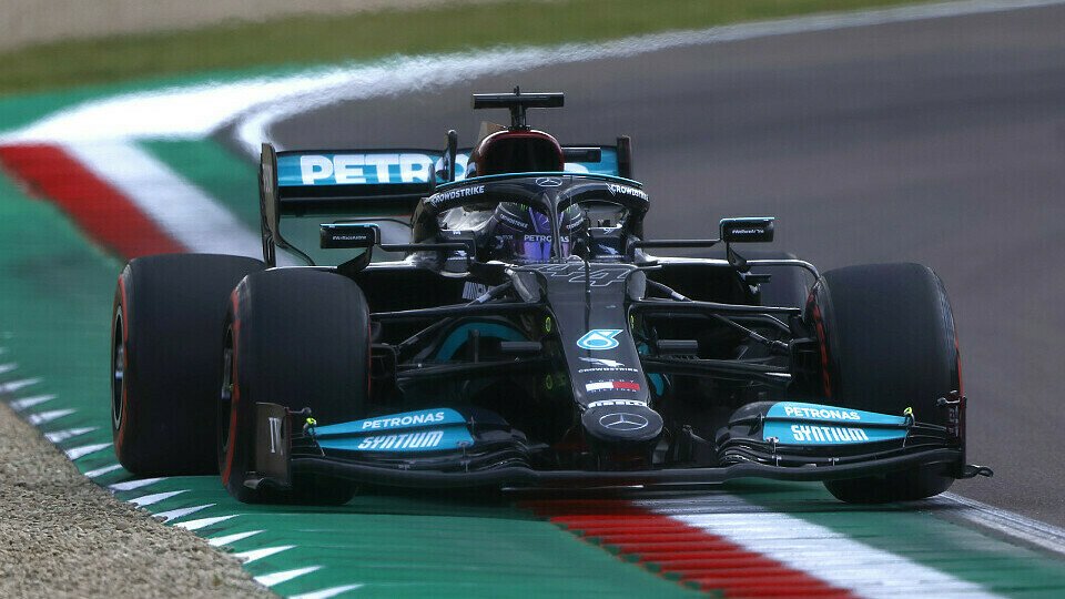 Lewis Hamilton hat sich für das Formel-1-Rennen in Imola am Sonntag die Pole Position gesichert, Foto: LAT Images