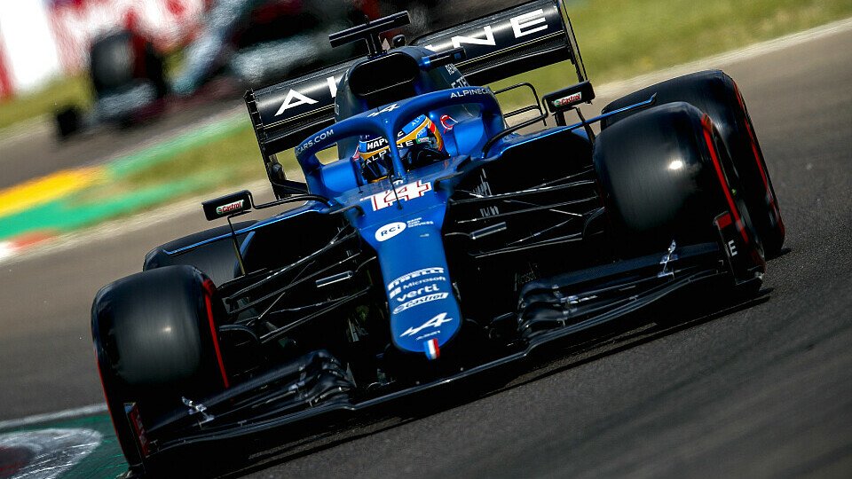 Fernando Alonso verlor in Imola erstmals seit 27 Qualifyings wieder ein Teamduell, Foto: LAT Images