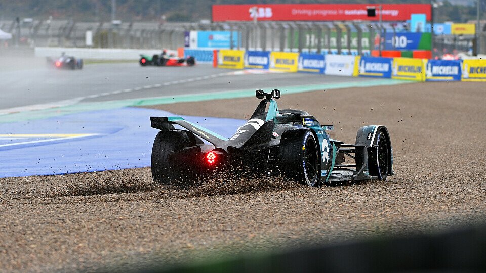 Das Formel-E-Chaos in Valencia sorgte für große Aufmerksamkeit, Foto: LAT Images