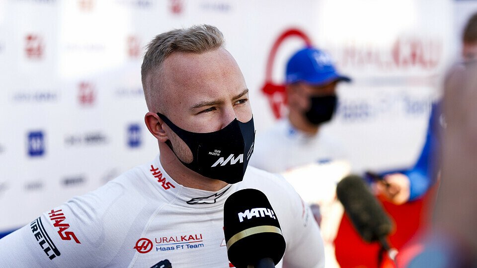 Formel-1-Rookie Nikita Mazepin schert sich nicht um die Kritik von Haas-Teamkollege Mick Schumacher, Foto: LAT Images