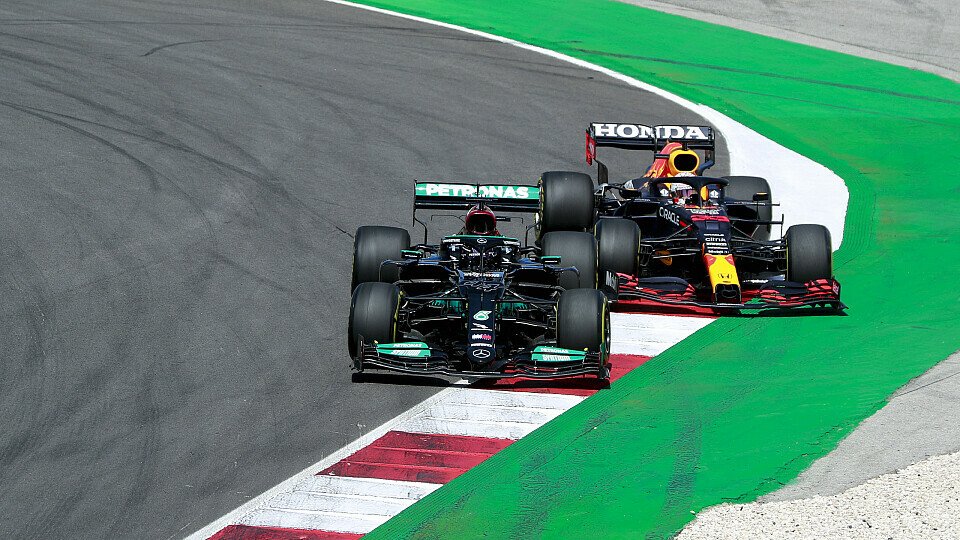 Geht es auch in Spanien wieder eng zu zwischen Red Bull und Mercedes?, Foto: LAT Images